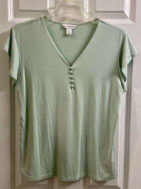 Women's Liz Claiborne Blouse Light Green Petite PL Flutter Sleeve Buttons V Neck